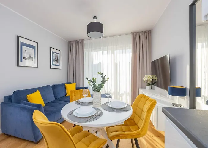 Elegant Apartment In Warsaw With Parking And Desk For Remote Work By Noclegi Renters