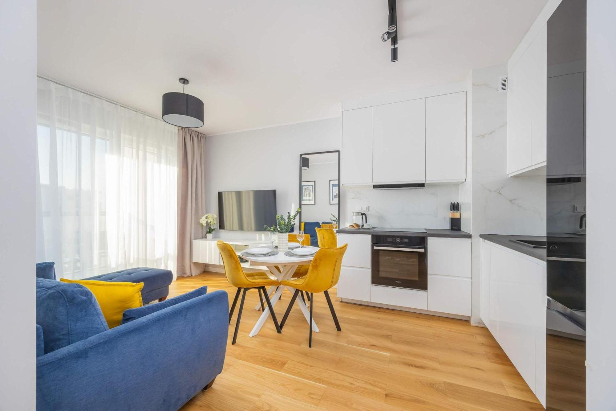 Elegant In With Parking And Desk For Remote Work By Renters Lägenhet