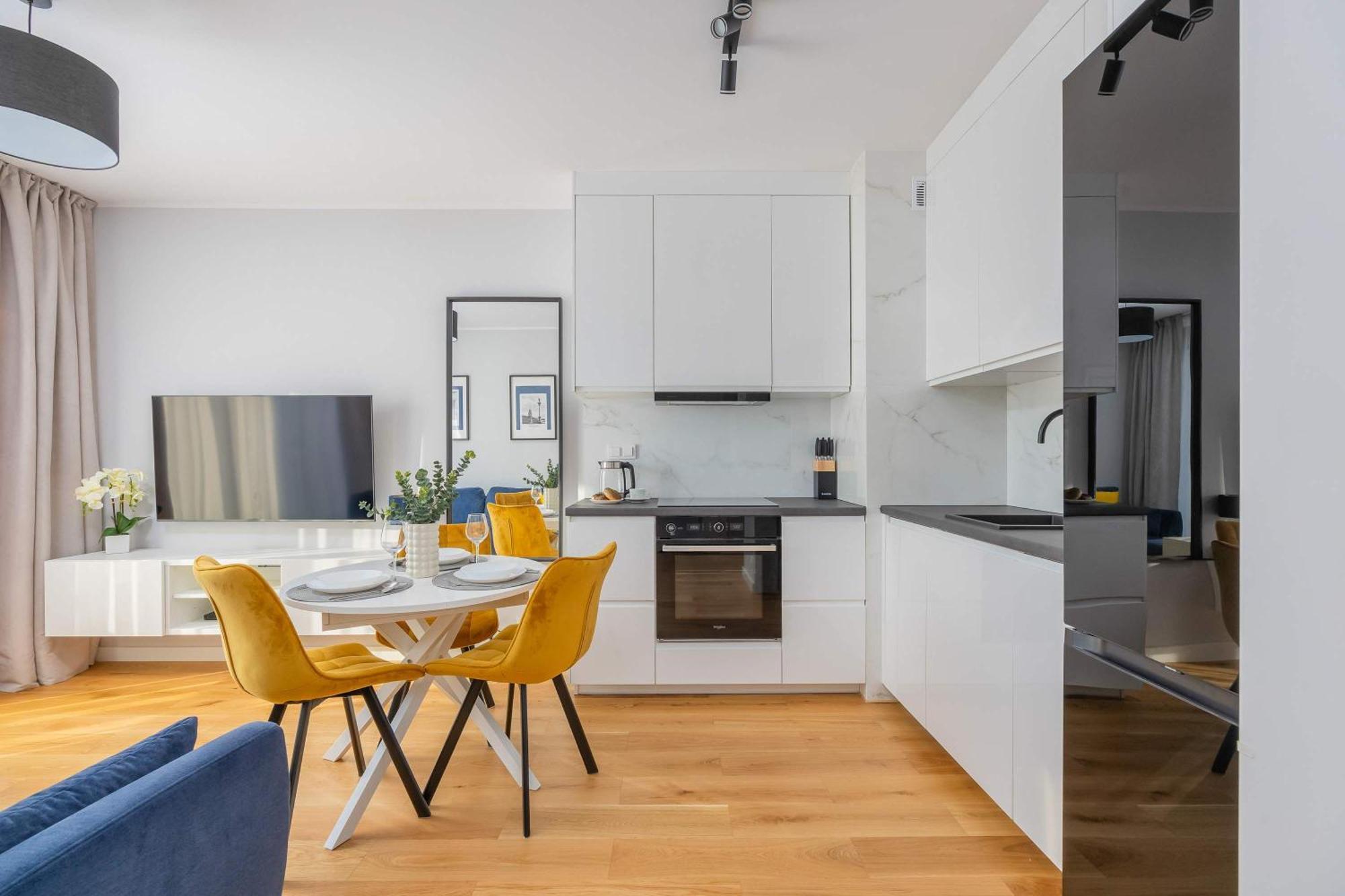 Lägenhet Elegant In With Parking And Desk For Remote Work By Renters