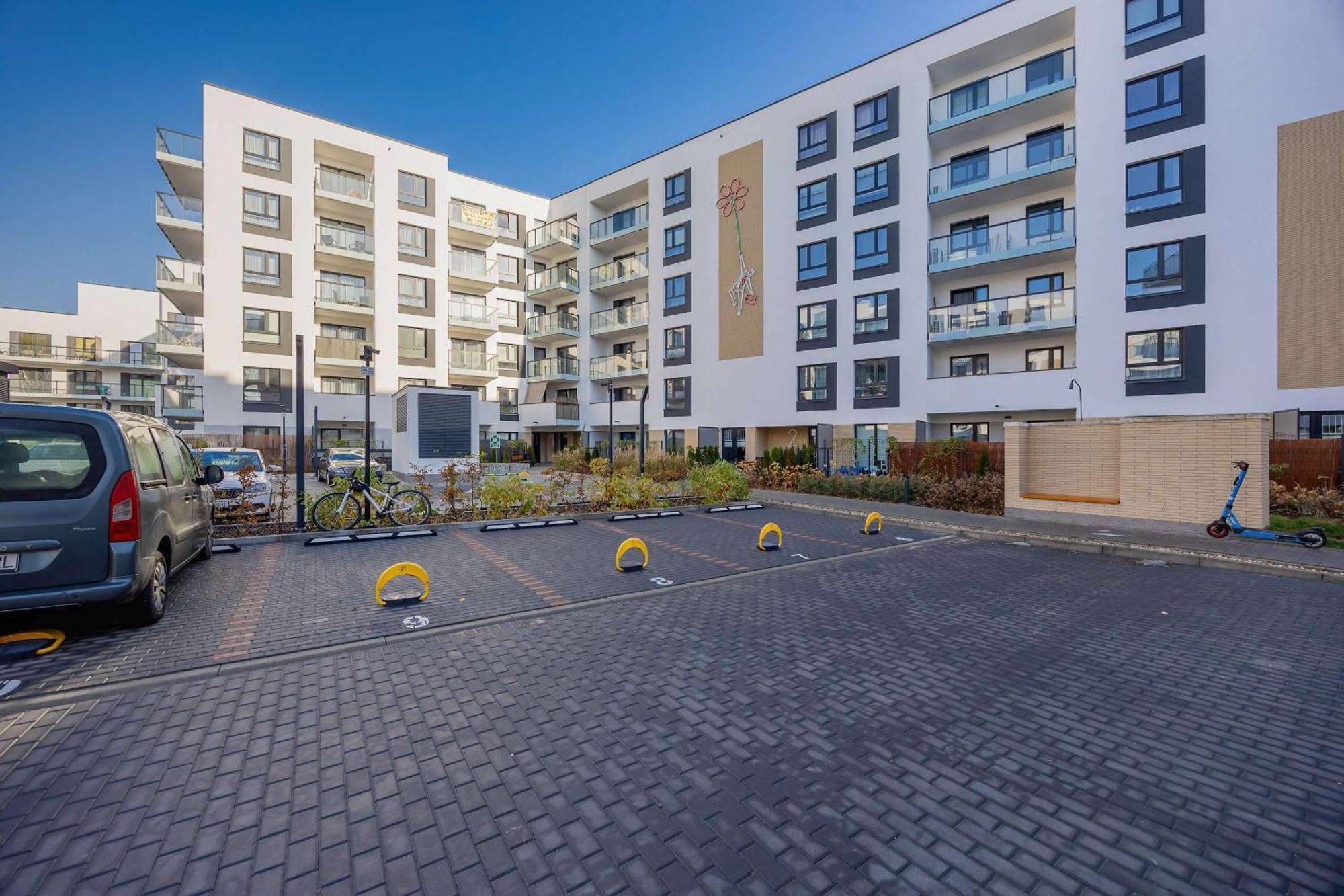 Apartament Elegant In With Parking And Desk For Remote Work By Renters Warszawa
